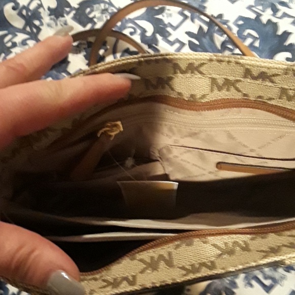 Brand New Michael Kors Purse - Picture 2 of 5
